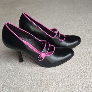 Delicious Black Heels with Vibrant Pink Accents Size 6.5